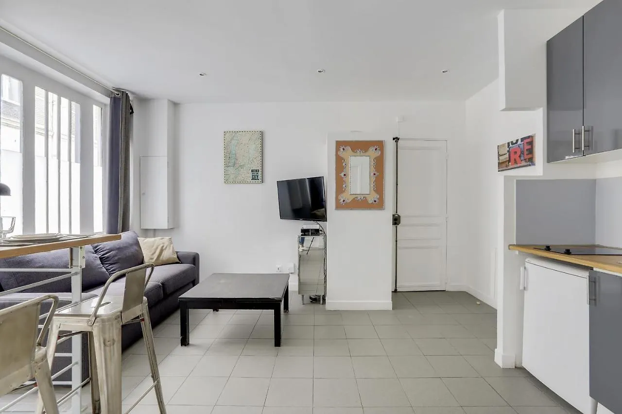 170 Angouleme Large Duplex Style Apt With1 Bdr Central * Paris