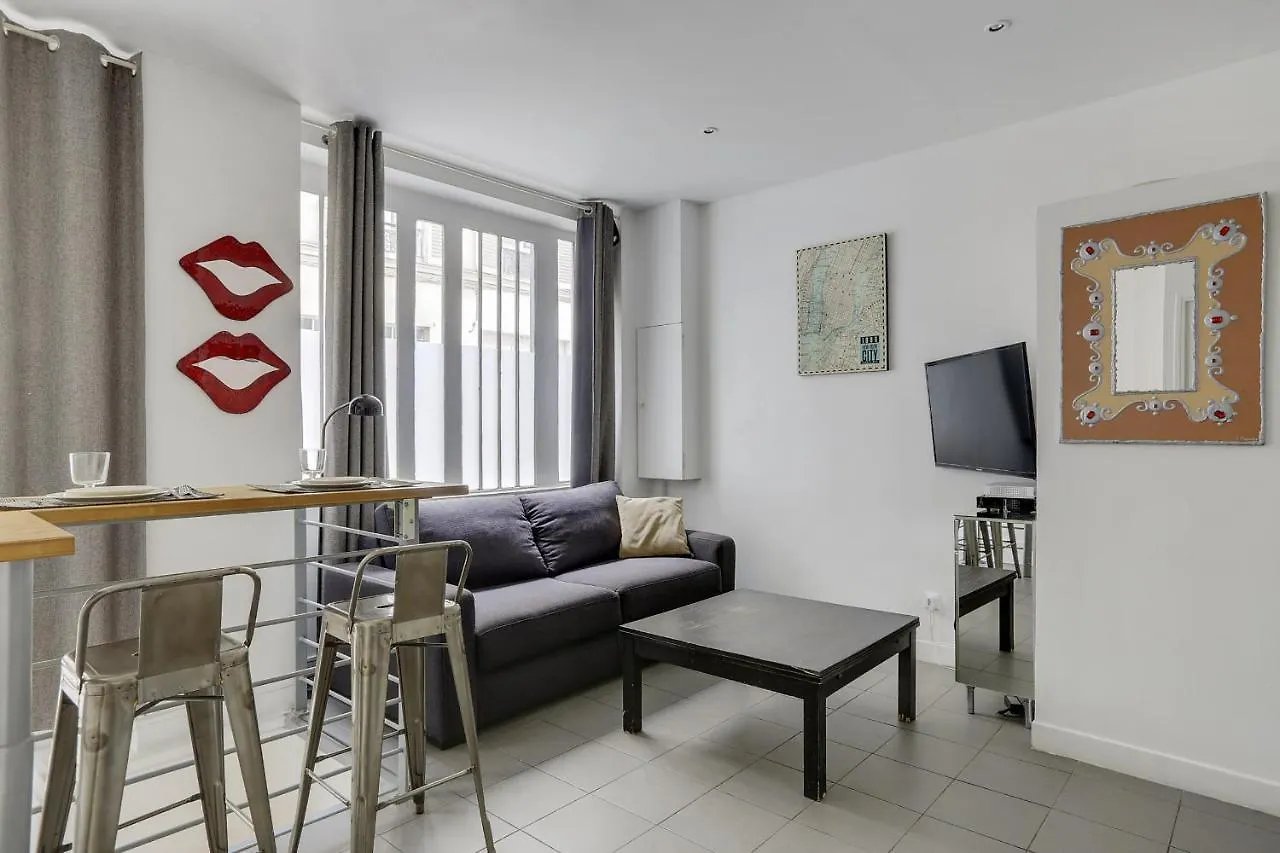 170 Angouleme Large Duplex Style Apt With1 Bdr Central Apartman