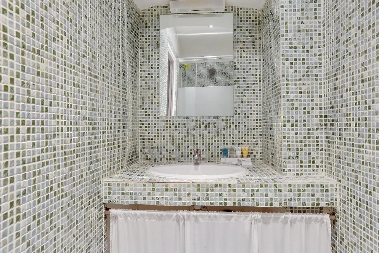 170 Angouleme Large Duplex Style Apt With1 Bdr Central * Párizs